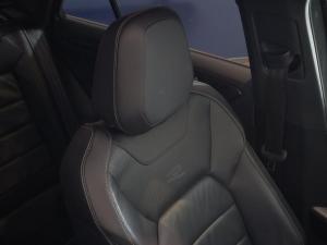 Volkswagen T-Roc 2.0TSI 4Motion R-Line - Image 19