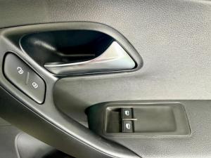 Volkswagen Polo Vivo hatch 1.4 Life - Image 11