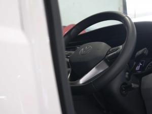 Volkswagen Transporter 2.0BiTDI Kombi SWB Trendline Plus 4Motion - Image 16