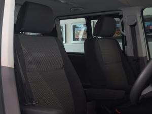 Volkswagen Transporter 2.0BiTDI Kombi SWB Trendline Plus 4Motion - Image 23