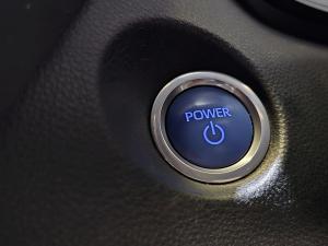 Toyota Corolla Cross 1.8 Hybrid XS - Image 19