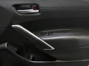 Toyota Corolla Cross 1.8 Hybrid XS - Image 20