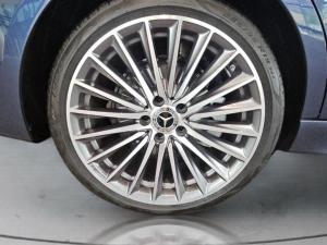 Mercedes-Benz C-Class C200 Avantgarde - Image 14