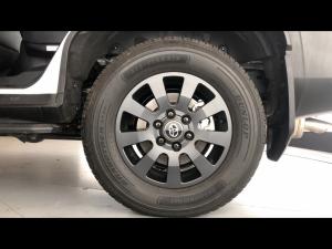 Toyota Land Cruiser Prado 2.8GD VX-R - Image 19