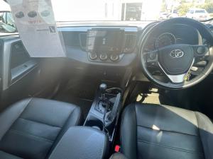 Toyota RAV4 2.0 GX auto - Image 6