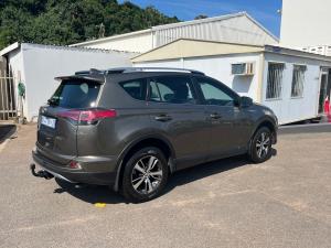 Toyota RAV4 2.0 GX auto - Image 2