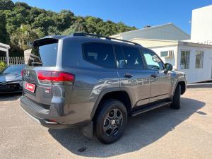 Toyota Land Cruiser 300 3.3D GR-Sport - Image 2