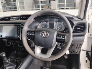 Toyota Hilux 2.4GD-6 single cab 4x4 Raider manual - Image 8
