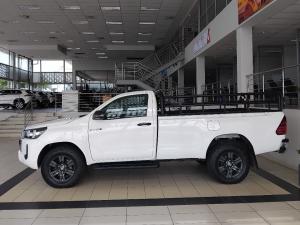 Toyota Hilux 2.4GD-6 single cab 4x4 Raider manual - Image 10