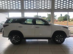 Toyota Fortuner 2.8 GD-6 VX automatic - Image 3