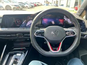 Volkswagen Golf GTI - Image 12