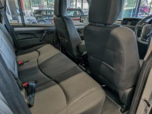 Mahindra Pik Up 2.2CRDe double cab 4x4 S6 auto - Image 8