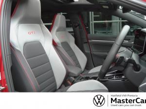 Volkswagen Golf GTI - Image 8