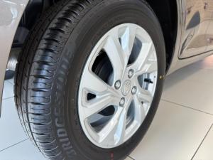 Suzuki Swift 1.2 GL - Image 10