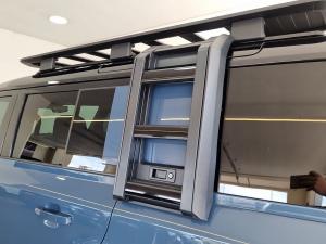 Land Rover Defender 110 D250 X-Dynamic SE - Image 11