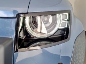 Land Rover Defender 110 D250 X-Dynamic SE - Image 12