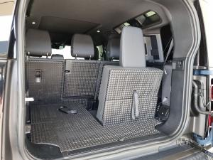 Land Rover Defender 110 D250 X-Dynamic SE - Image 8