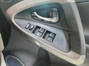 Toyota RAV4 2.0 VX - Image 5