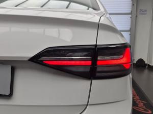 Volkswagen Polo sedan 1.6 auto - Image 15