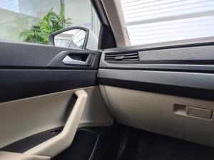 Volkswagen Polo sedan 1.6 auto - Image 21