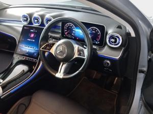 Mercedes-Benz C-Class C200 Avantgarde - Image 11