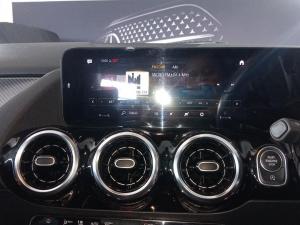 Mercedes-Benz GLA GLA200d Progressive - Image 11