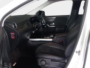 Mercedes-Benz GLA GLA200d Progressive - Image 14