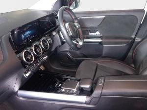 Mercedes-Benz GLA GLA200d Progressive - Image 17