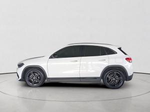 Mercedes-Benz GLA GLA200d Progressive - Image 4