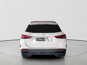 Mercedes-Benz GLA GLA200d Progressive - Image 6