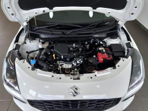 Suzuki Swift 1.2 GLX auto - Image 10