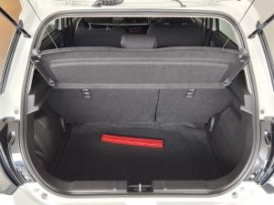 Suzuki Swift 1.2 GLX auto - Image 15
