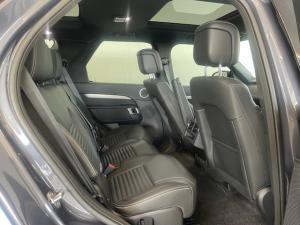 Land Rover Discovery D350 Dynamic SE - Image 16