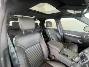 Land Rover Discovery D350 Dynamic SE - Image 24