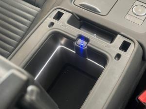 Land Rover Discovery D350 Dynamic SE - Image 25