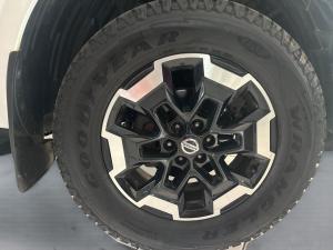 Nissan Navara 2.5DDTi double cab LE Plus - Image 10