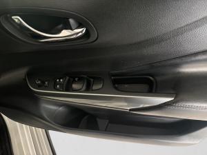 Nissan Navara 2.5DDTi double cab LE Plus - Image 14