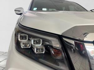 Nissan Navara 2.5DDTi double cab LE Plus - Image 9