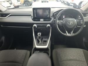 Toyota RAV4 2.0 GX auto - Image 6
