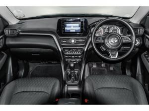 Toyota Urban Cruiser 1.5 XR manual - Image 6