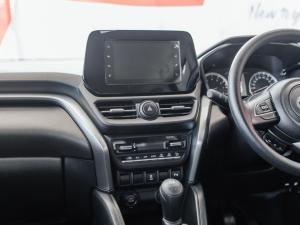 Toyota Urban Cruiser 1.5 XR manual - Image 10