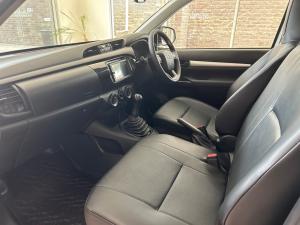 Toyota Hilux 2.4GD single cab S (aircon) - Image 7