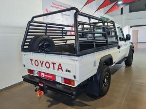 Toyota Land Cruiser 79 2.8GD-6 single cab auto - Image 2