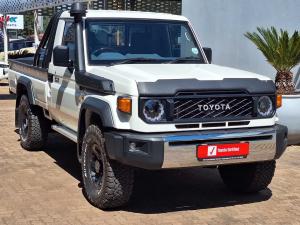 Toyota Land Cruiser 79 4.5D-4D LX V8 single cab - Image 1