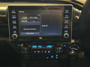 Toyota Hilux 2.8GD-6 double cab 4x4 Legend RS manual - Image 13