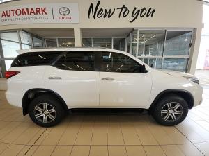 Toyota Fortuner 2.4GD-6 manual - Image 3