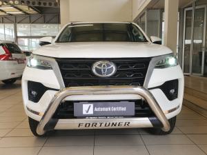 Toyota Fortuner 2.4GD-6 manual - Image 4