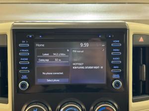 Toyota Quantum 2.8 LWB bus 11-seater GL - Image 11