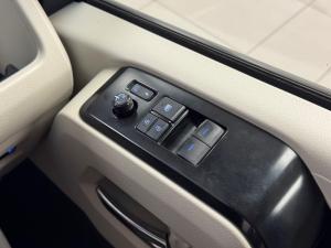 Toyota Quantum 2.8 LWB bus 11-seater GL - Image 16