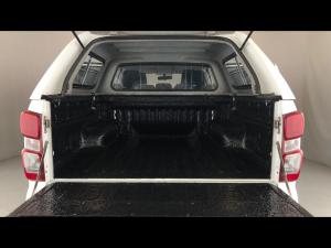 Isuzu D-Max 1.9TD double cab L 4x4 manual - Image 13